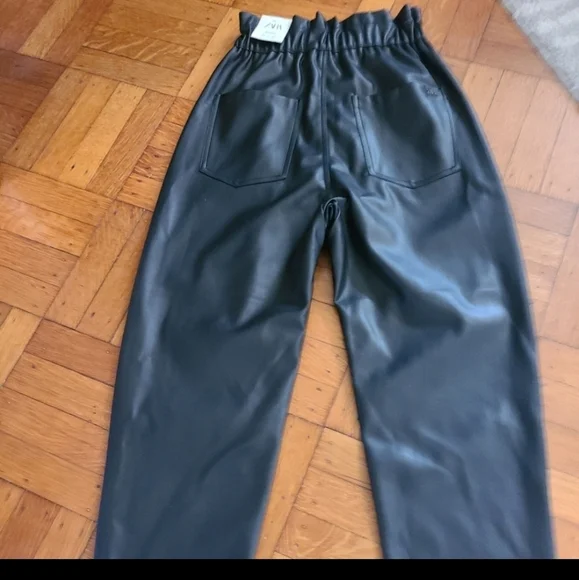 NWT ZARA FAUX LEATHER BAGGY PANTS SZ 2, 26 HP 8X hp🔥🔥🔥🔥 - Picture 3 of 5